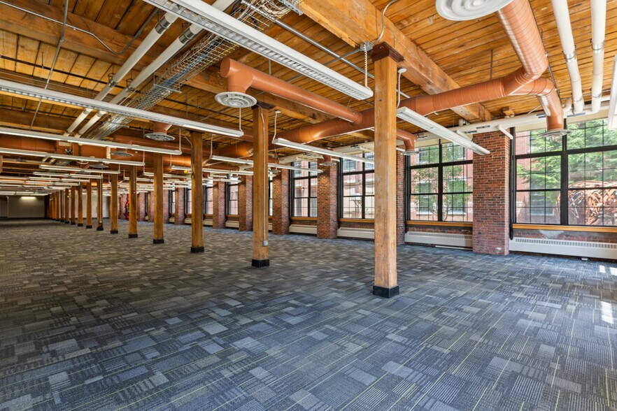 More Photos Of 140 Mill St, Lewiston Office Residential For Sale