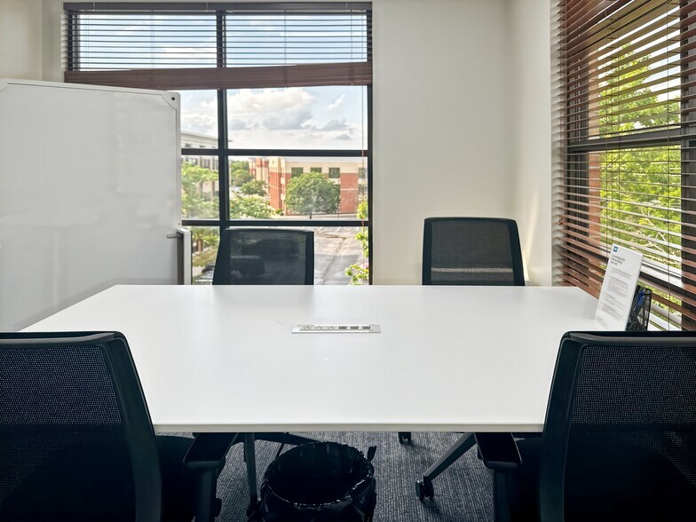 More Photos Of 1040 Monarch St, Lexington Coworking Space