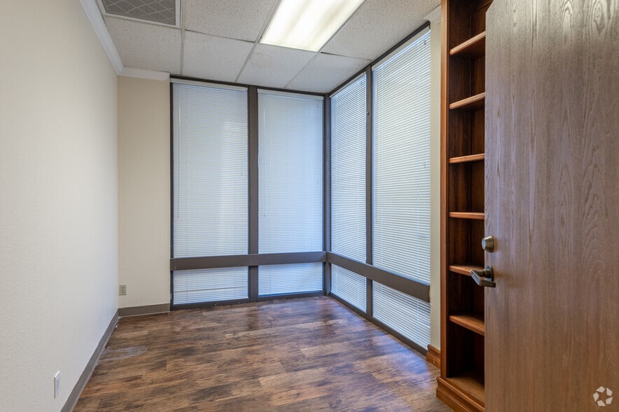 More Photos Of 171 S Anita Dr, Orange Medical For Lease