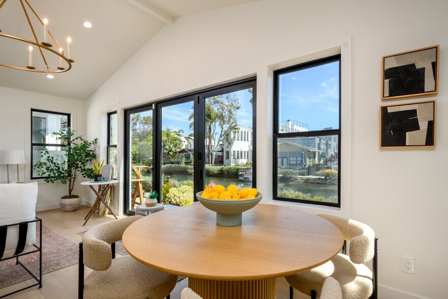 More Photos Of 223 Howland Canal, Venice Multifamily For Sale