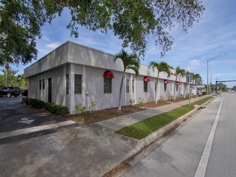 Primary Photo Of 800 20th Pl, Vero Beach Medical For Lease