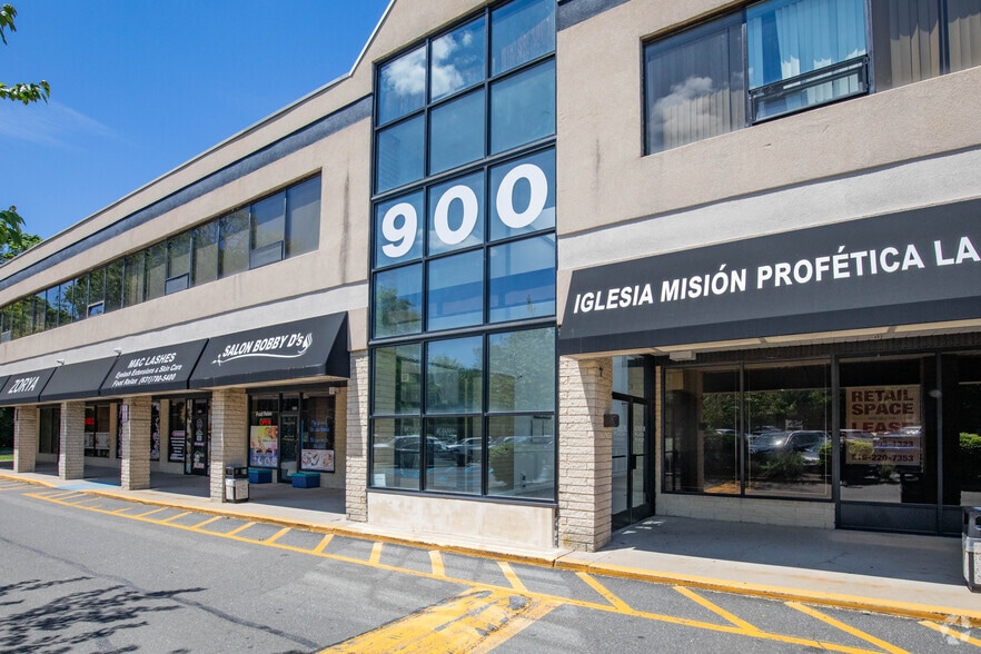More Photos Of 900 Wheeler Rd, Hauppauge Storefront Retail Office For Lease