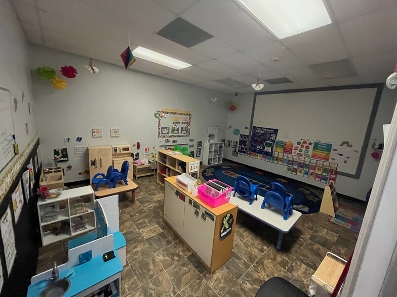 More Photos Of 3111 S Main St, Pearland Warehouse For Sale