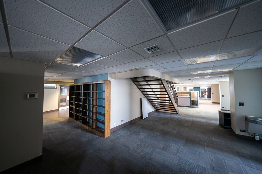 More Photos Of 645 Griswold St, Detroit Unknown For Lease