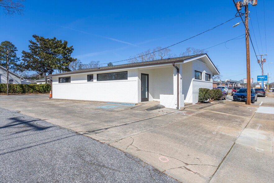 More Photos Of 1107 N Fant St, Anderson Office For Sale