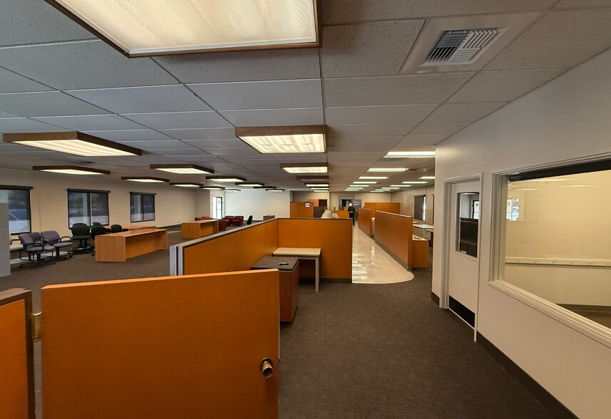 More Photos Of 2933 The Villages Pky, San Jose Bank For Lease