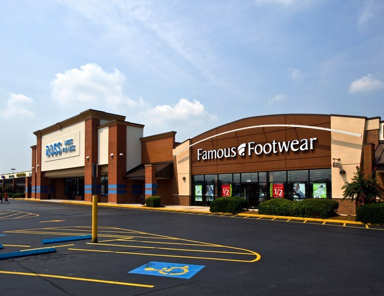 More Photos Of 1301-1343 S Park St, Carrollton Unknown For Lease