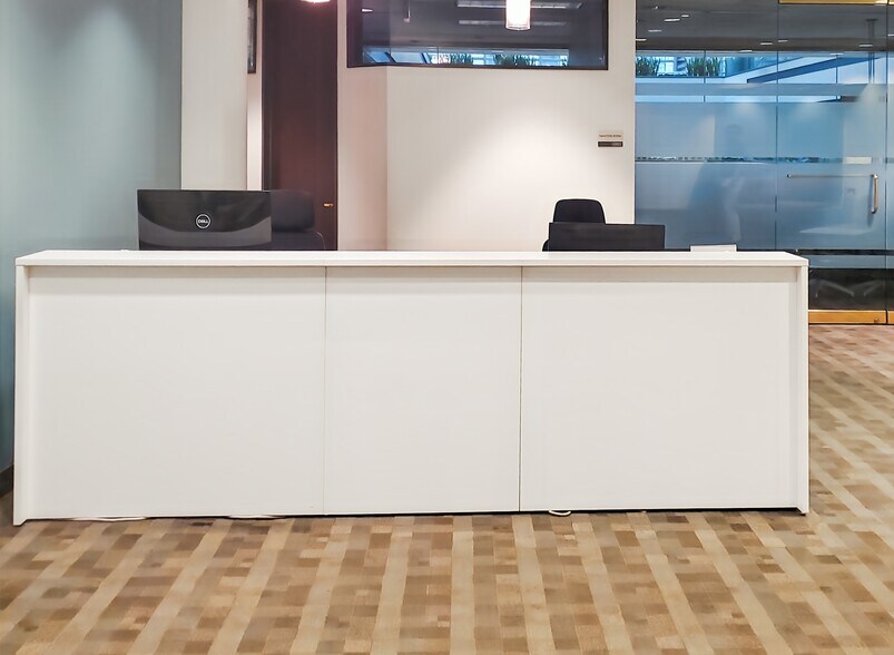 More Photos Of 203 N LaSalle St, Chicago Office For Lease