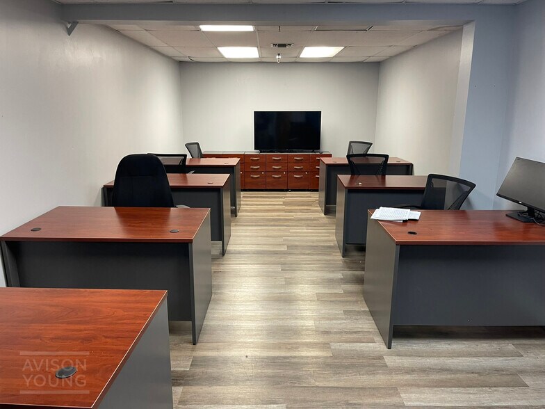 More Photos Of 300 Franklin St, Ocoee Office For Sale