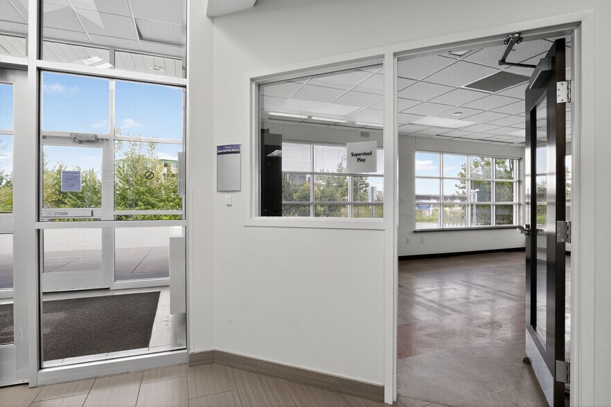 More Photos Of 175 Hawley St, Marquette Medical For Sale