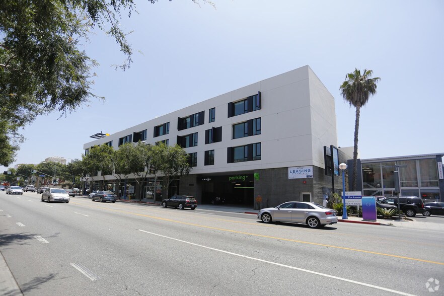More Photos Of 8350-8358 Santa Monica Blvd, West Hollywood Apartments For Lease