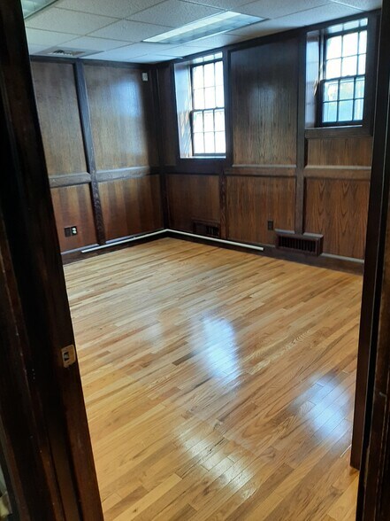 More Photos Of 2 Crane Park Dr, Wilbraham Medical For Lease