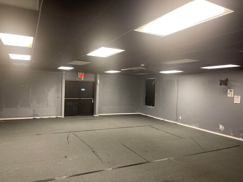 More Photos Of 833 Mason Ave, Daytona Beach Freestanding For Sale