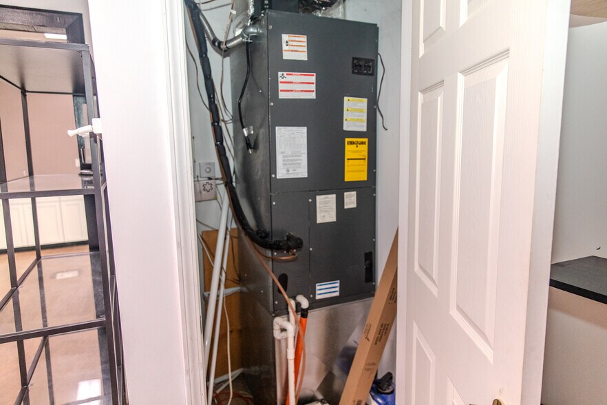 More Photos Of 1402 Bear St, Madison Specialty For Sale