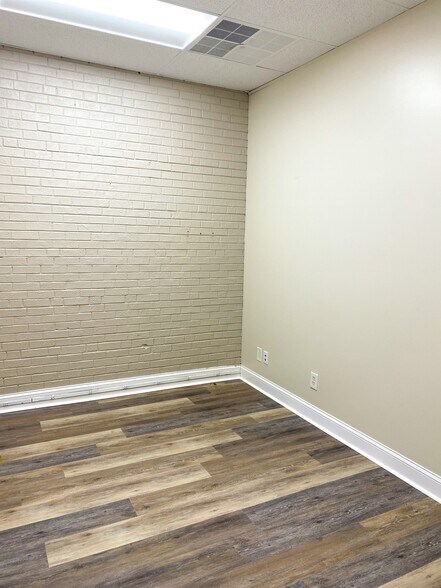 More Photos Of 275 Executive Park Blvd, Winston-Salem Medical For Lease