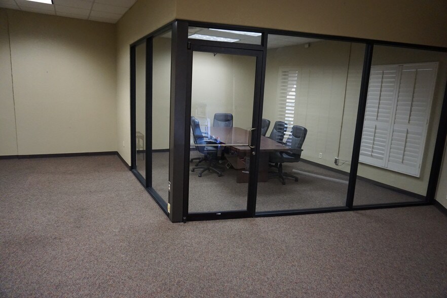 More Photos Of 1117-1123 Patricia Dr, San Antonio Office For Sale