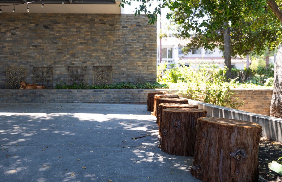 More Photos Of 241 Lombard St, Thousand Oaks Loft Creative Space For Lease