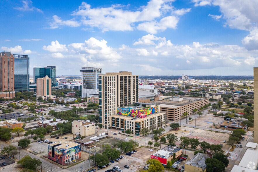 More Photos Of 1515 Austin, Houston Apartments For Lease