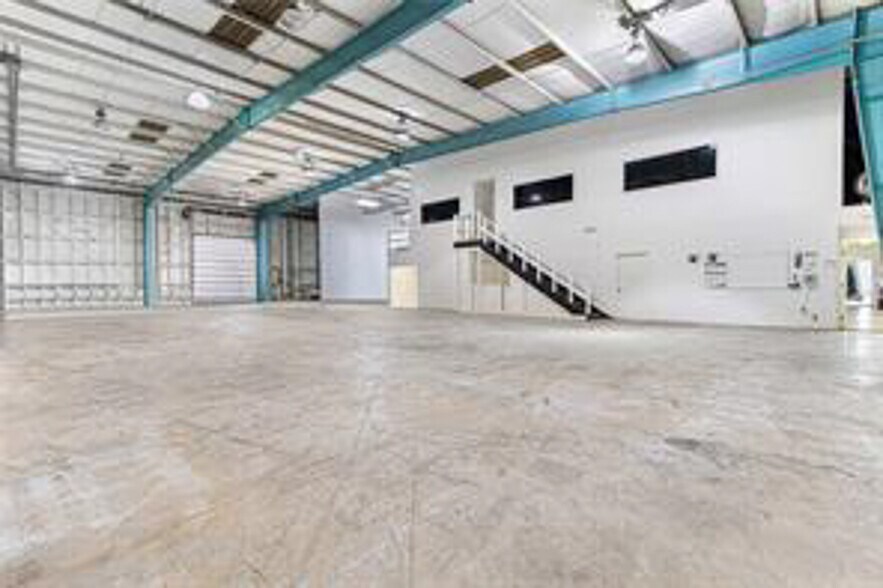 More Photos Of 4547 NW 44th Ave, Ocala Warehouse For Lease
