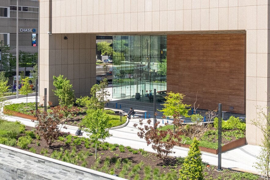 More Photos Of 100 Light St, Baltimore Office For Lease