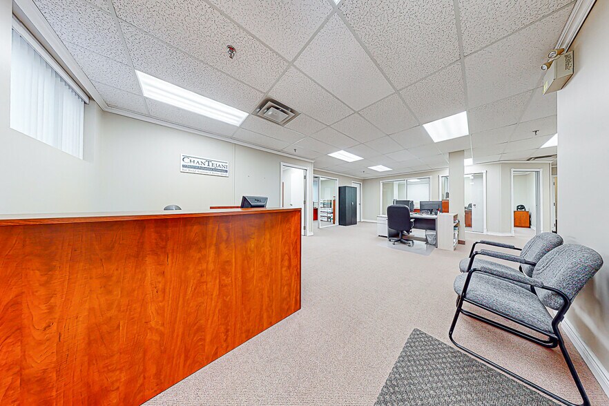 More Photos Of 335 Renfrew Dr, Markham Medical For Sale