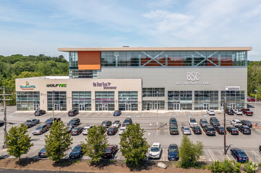 More Photos Of 190-194 Newbury St, Peabody Health Club For Lease