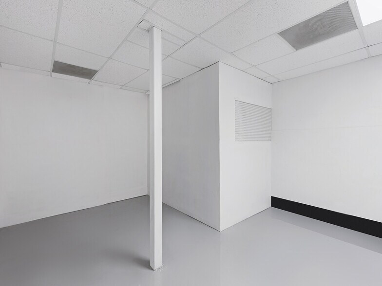 More Photos Of 721 Collins Ave, Miami Beach Storefront For Sale