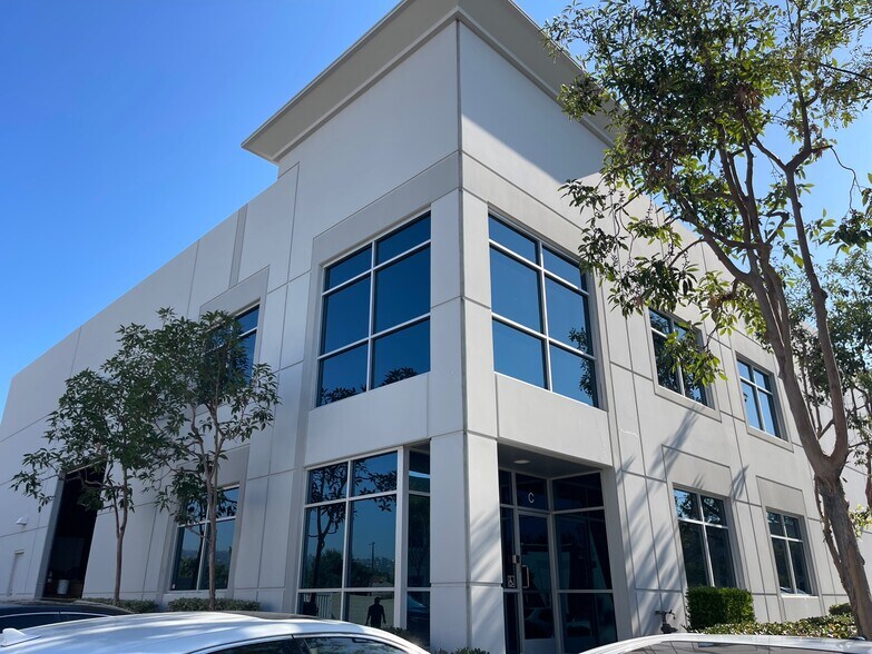 More Photos Of 511 S Harbor Blvd, La Habra Warehouse For Lease