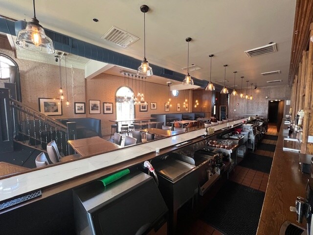 More Photos Of 98 W Main St, West Dundee Restaurant For Lease