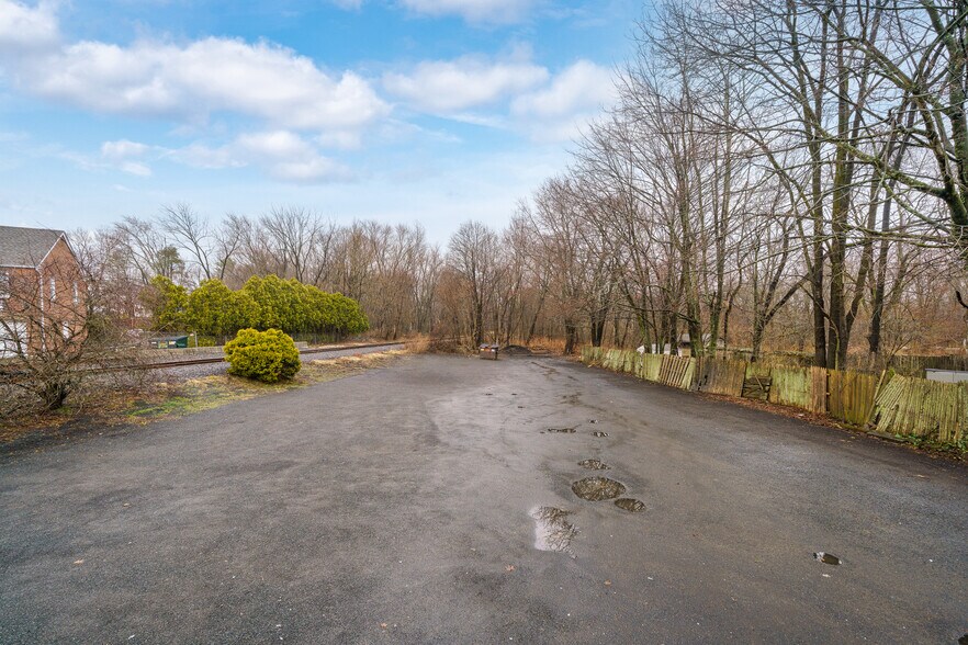 More Photos Of 1 Wall St, Cromwell Restaurant For Sale