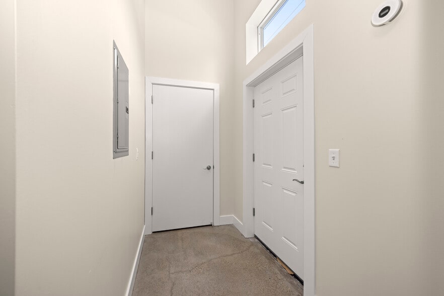 More Photos Of 3462 Greenfield rd, Berkley Medical For Lease