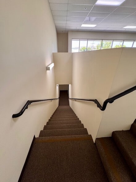 More Photos Of 610-640 W Lambert Rd, Brea Light Manufacturing For Sale