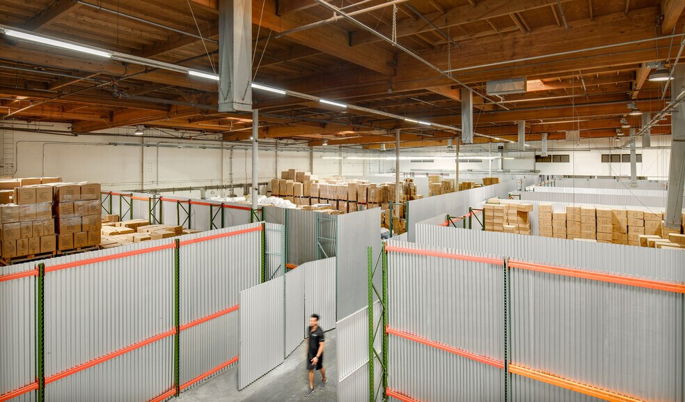 More Photos Of 369 N Cypress Dr, Summerville Warehouse For Lease