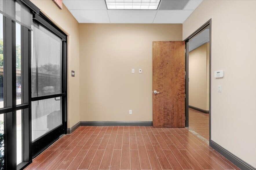 More Photos Of 7206 N Milburn Ave, Fresno Medical For Lease