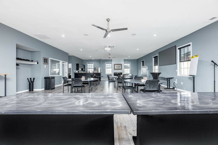 More Photos Of 8501 S Mason Montgomery Rd, Mason Office For Sale