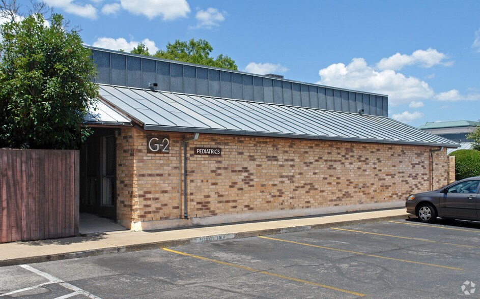 More Photos Of 711 W 38th St, Austin Unknown For Lease