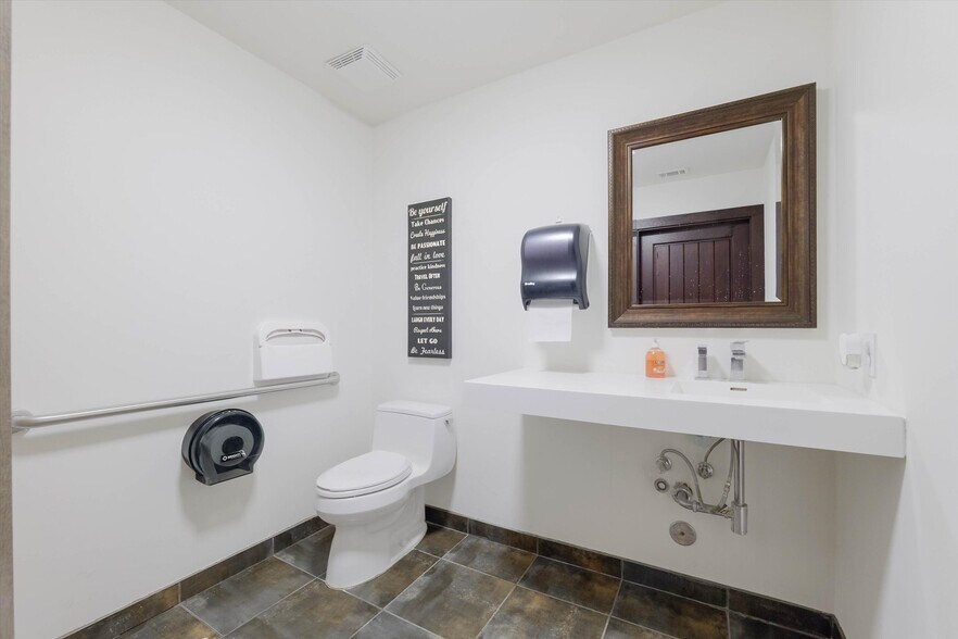 More Photos Of 3215 Old Conejo Rd, Newbury Park Medical For Sale