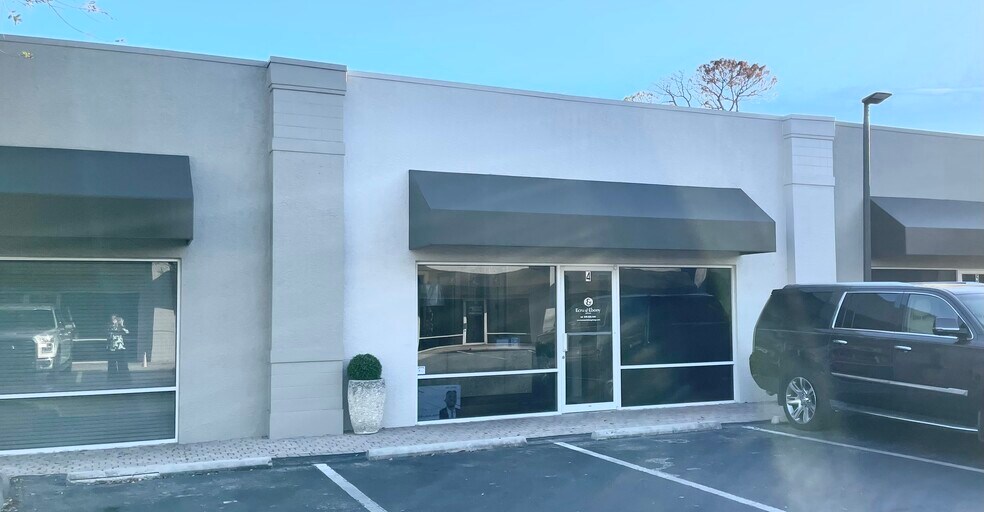 More Photos Of 5401 Taylor Rd, Naples Office For Lease