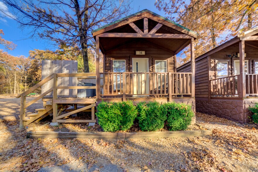 More Photos Of 446724 E 390 Rd, Langley Hotel For Sale