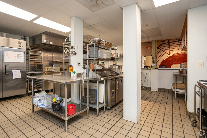More Photos Of 3000 Royal St, New Orleans Storefront Retail Office For Lease