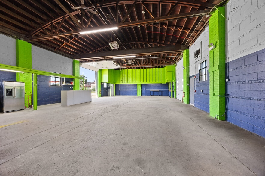 More Photos Of 4520 Rumsey Ave, Oak Lawn Industrial For Sale