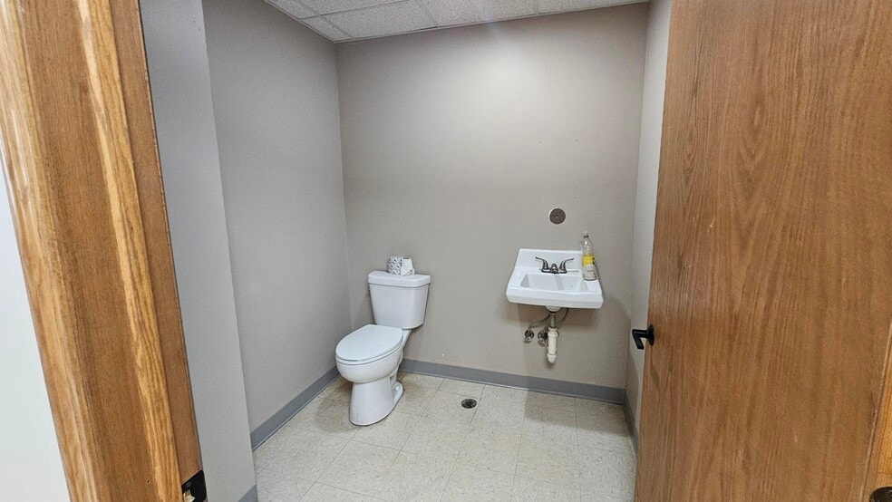 More Photos Of 3007 S Alpine Rd, Rockford Industrial For Lease