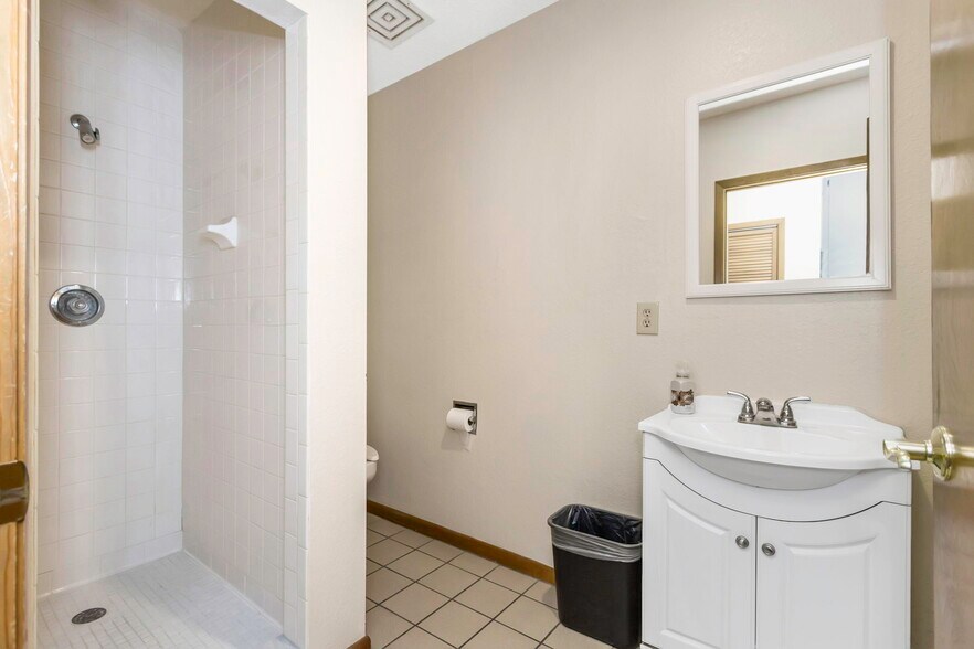 More Photos Of 701 N Hercules Ave, Clearwater Medical For Lease