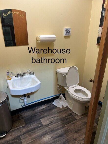 More Photos Of 711 Highway 82 W, Greenwood Warehouse For Sale