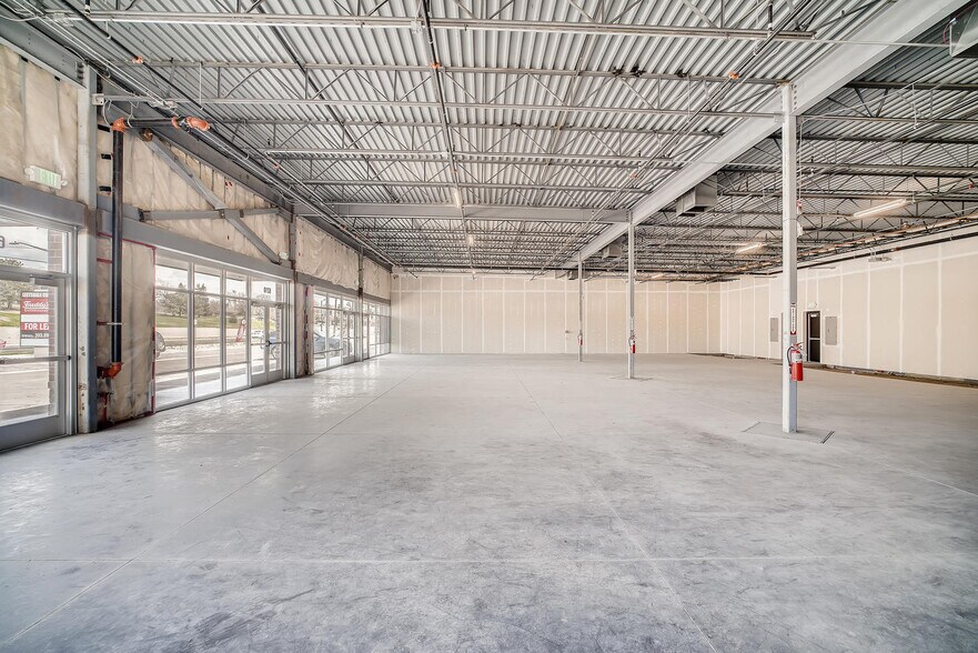 More Photos Of 6200 Leetsdale Dr, Denver Storefront For Lease