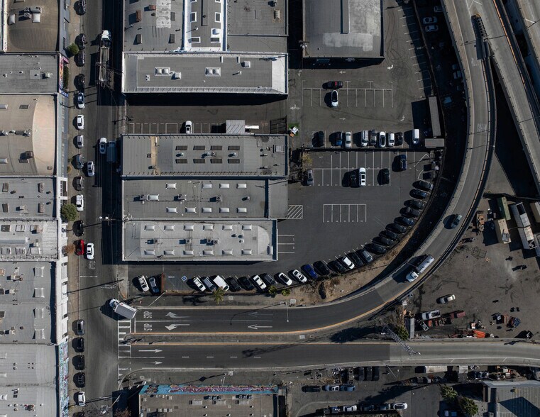 More Photos Of 2332 E 8th St, Los Angeles Warehouse For Lease