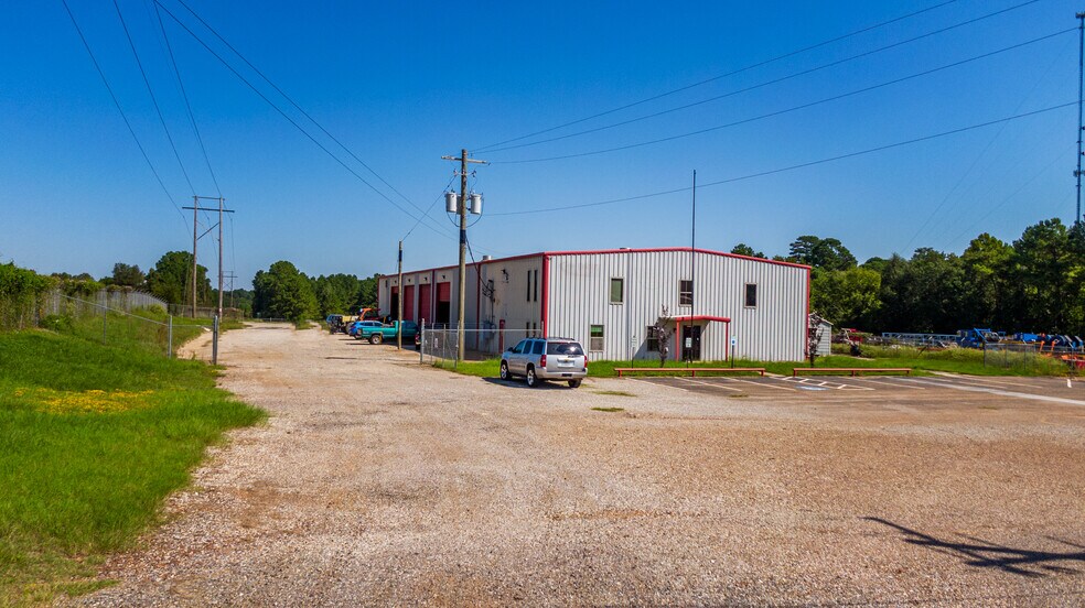 More Photos Of 2103 E SH 31, Kilgore Warehouse For Sale
