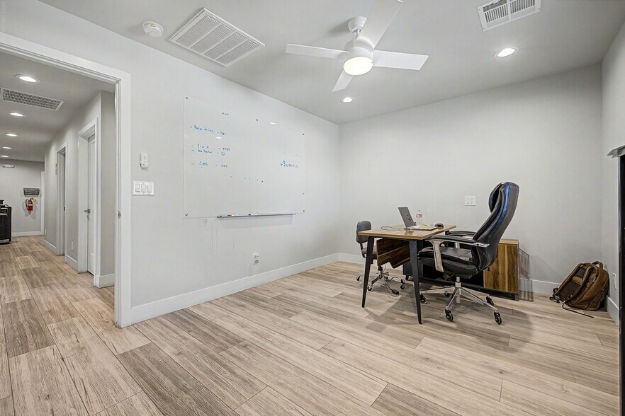 More Photos Of 6470 W Desert Inn Rd, Las Vegas Coworking Space