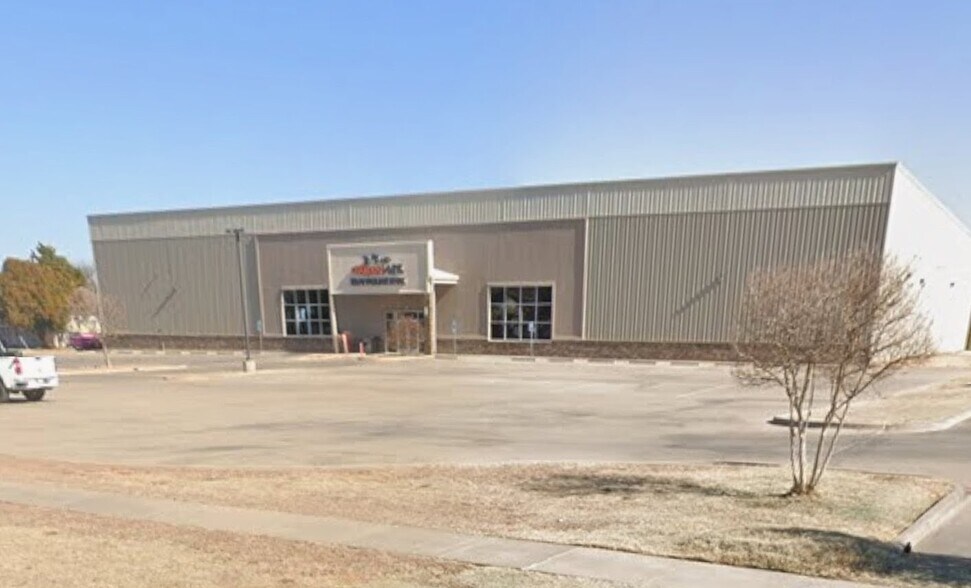 More Photos Of 2505 Kemp Blvd, Wichita Falls Freestanding For Sale