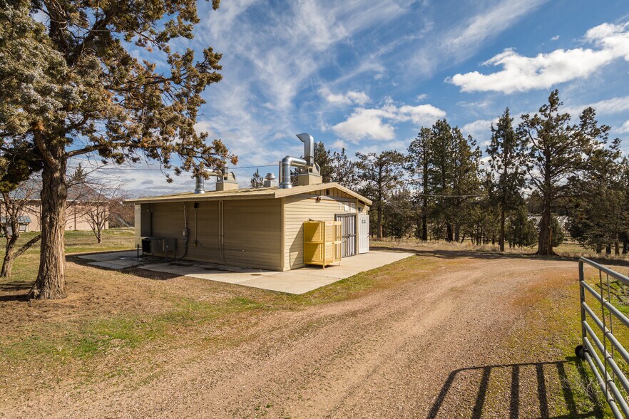 More Photos Of 65320 US 20, Bend Winery Vineyard For Sale